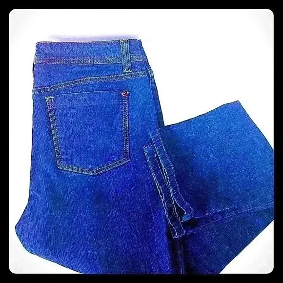 DKNY BLUE DENIM JEANS  STRECHABLE. SIZE 12 - Picture 2 of 5